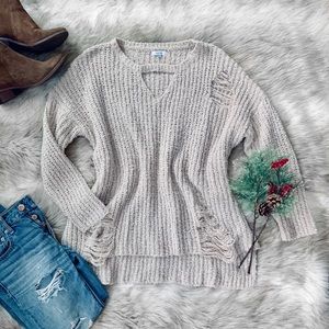 🌿 Verte Distressed sweater 🌿